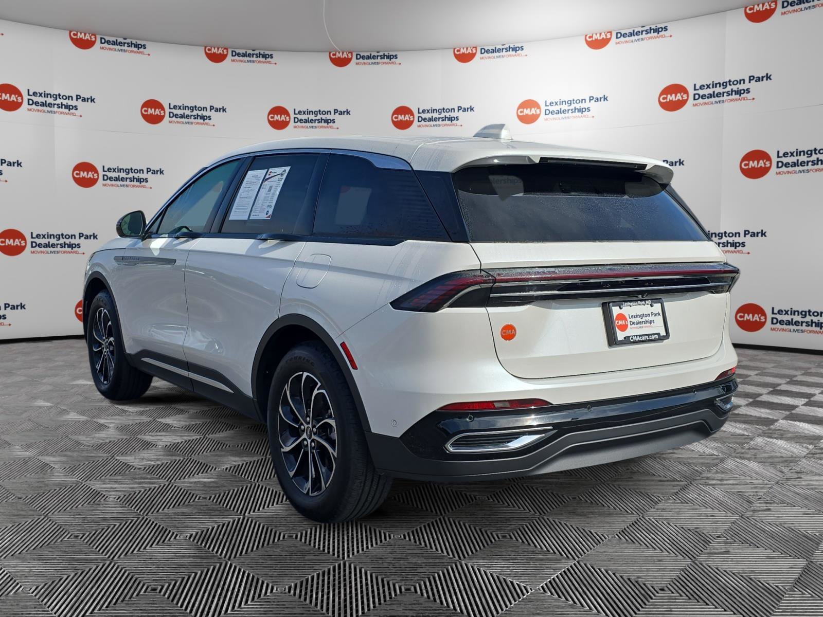 Used 2024 Lincoln Nautilus Premier w/ Equipment Group 102A image 5