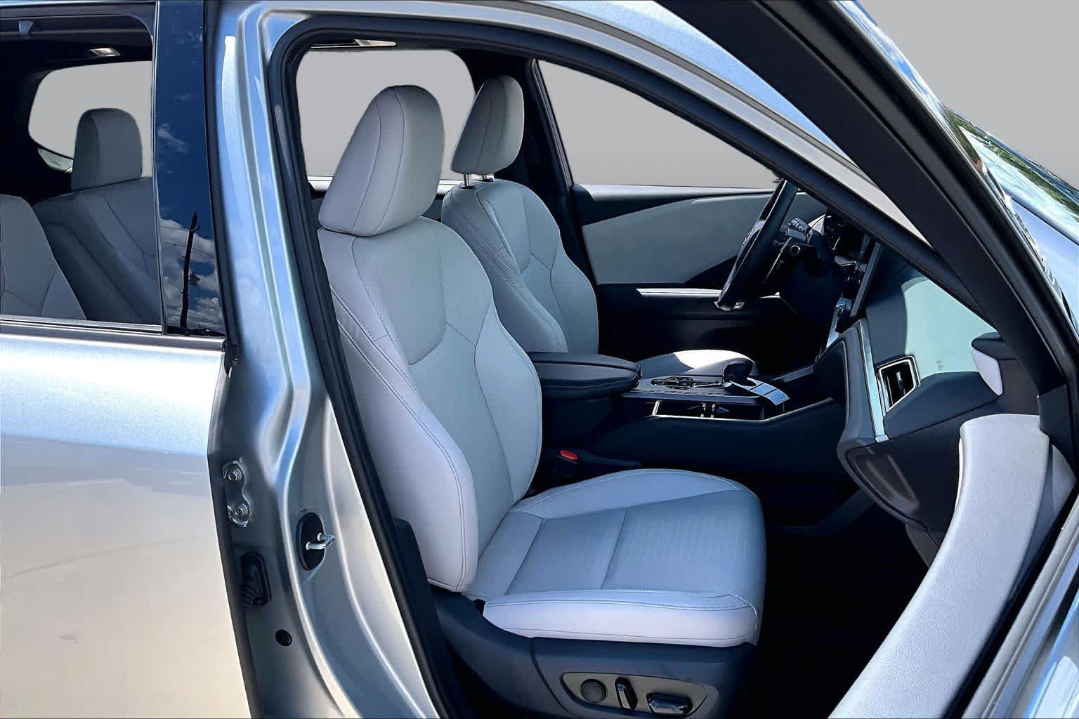 Used 2025 Lexus TX 350 AWD w/ Technology Package image 9
