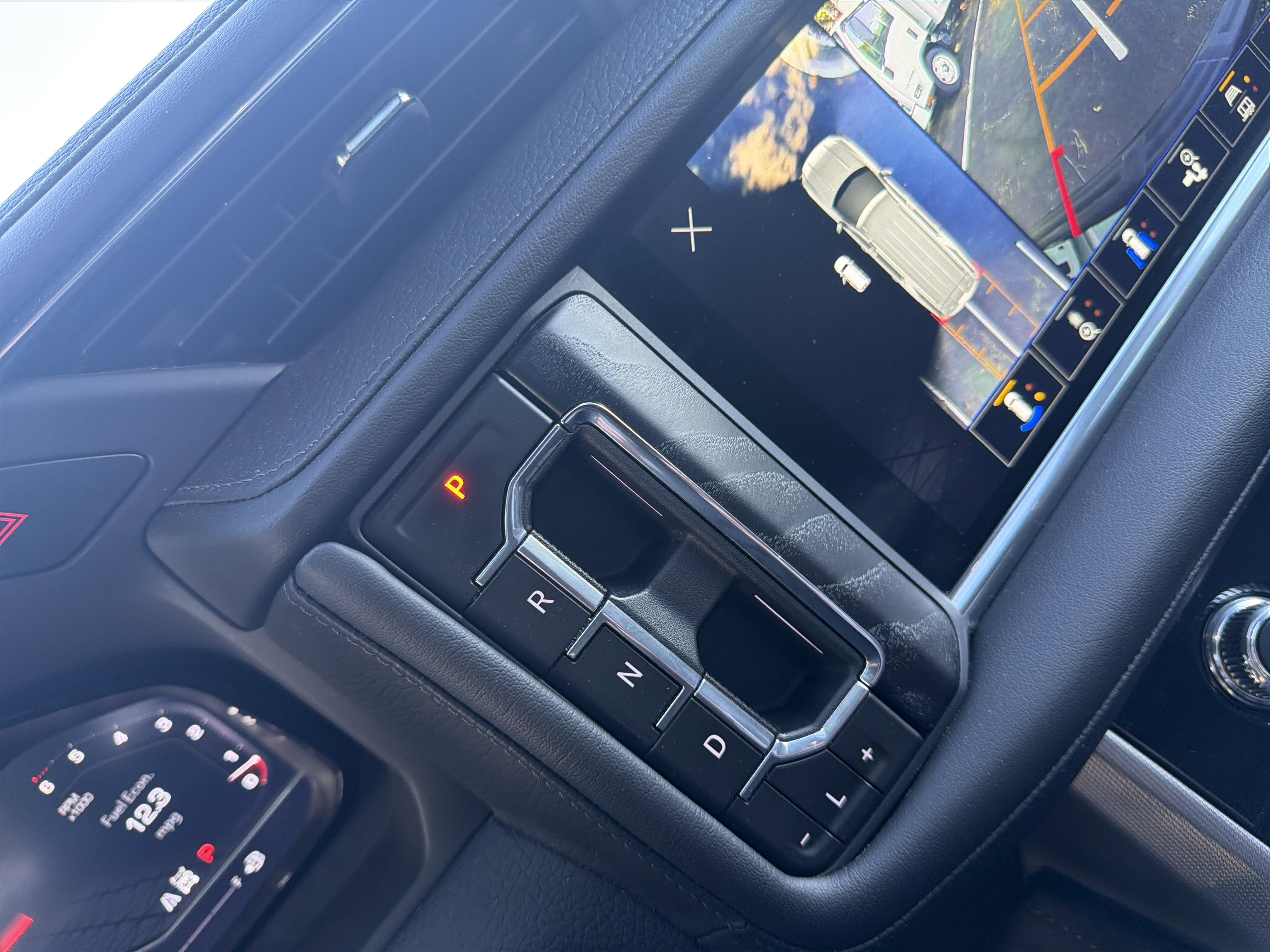 Used 2024 GMC Yukon Denali AWD/4WD image 26