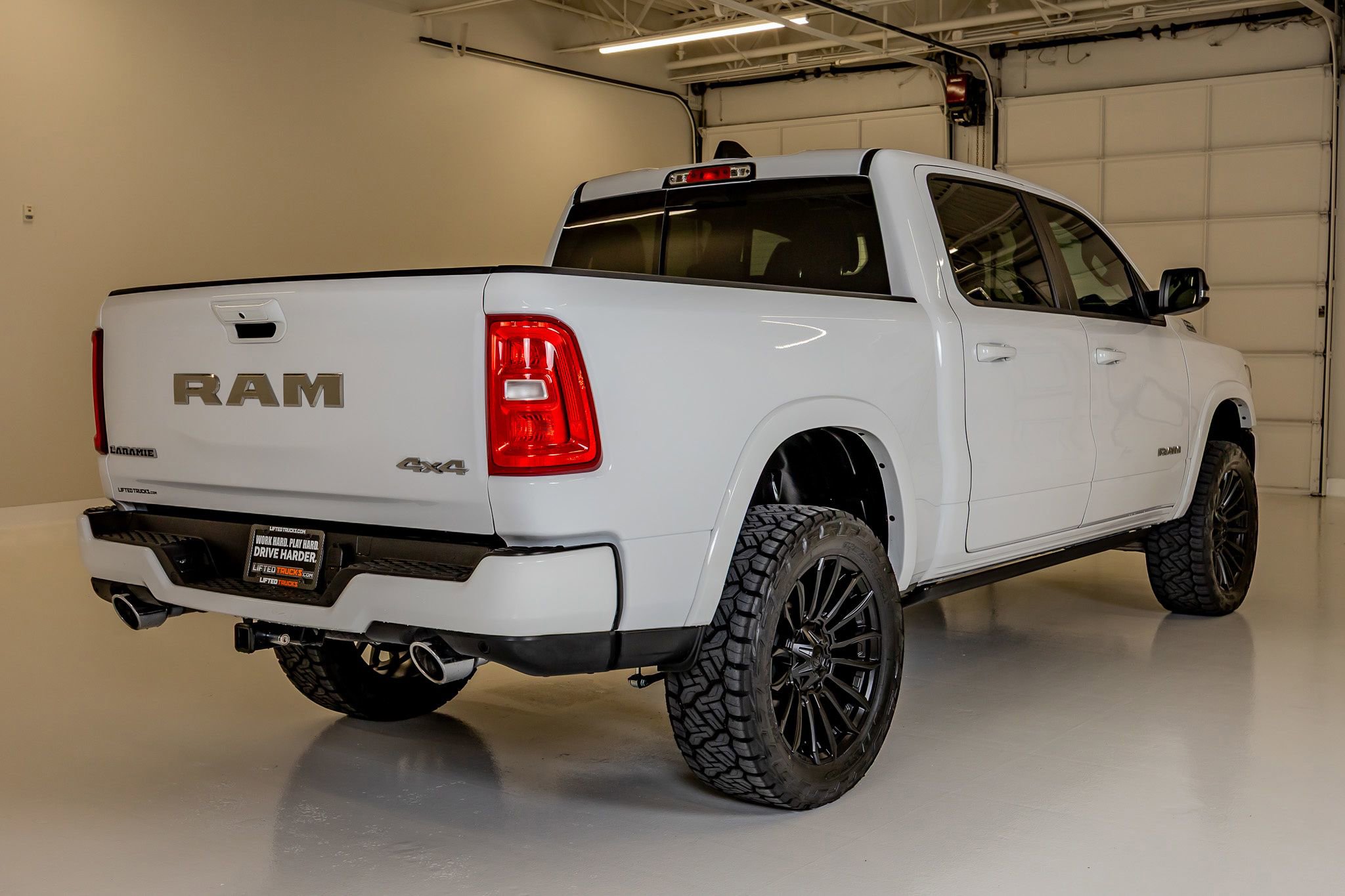 Used 2025 RAM 1500 Laramie w/ Laramie Southwest Edition AWD/4WD image 10