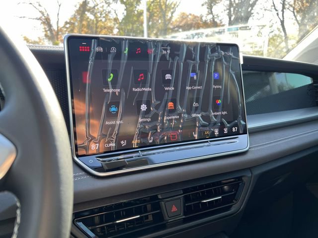 New 2026 Volkswagen Tiguan SE FWD image 17