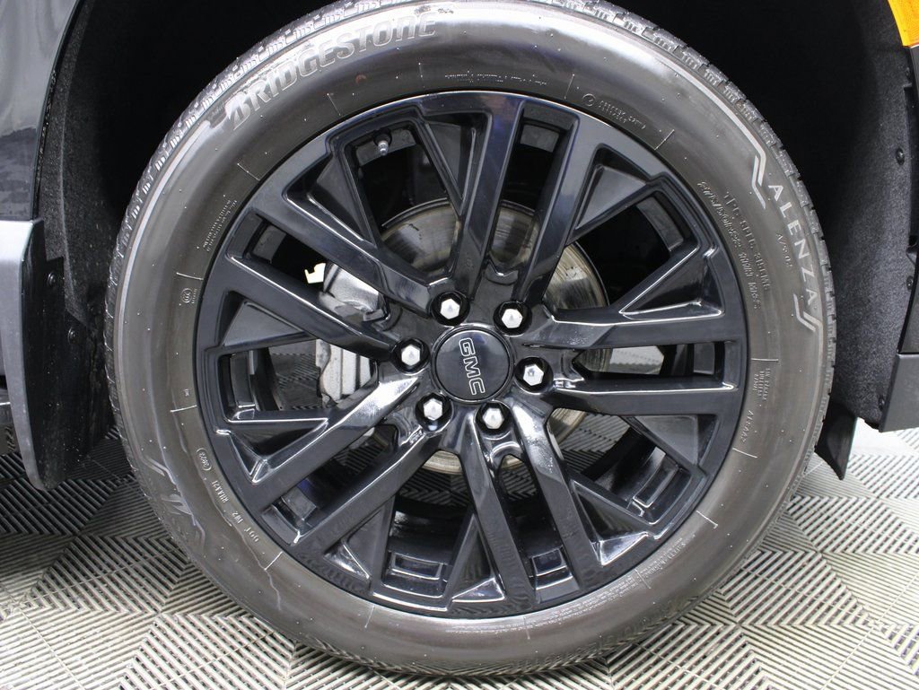 Used 2024 GMC Yukon XL SLT w/ SLT Luxury Package image 8