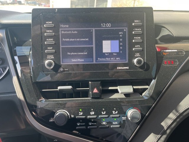 Used 2021 Toyota Camry LE image 12