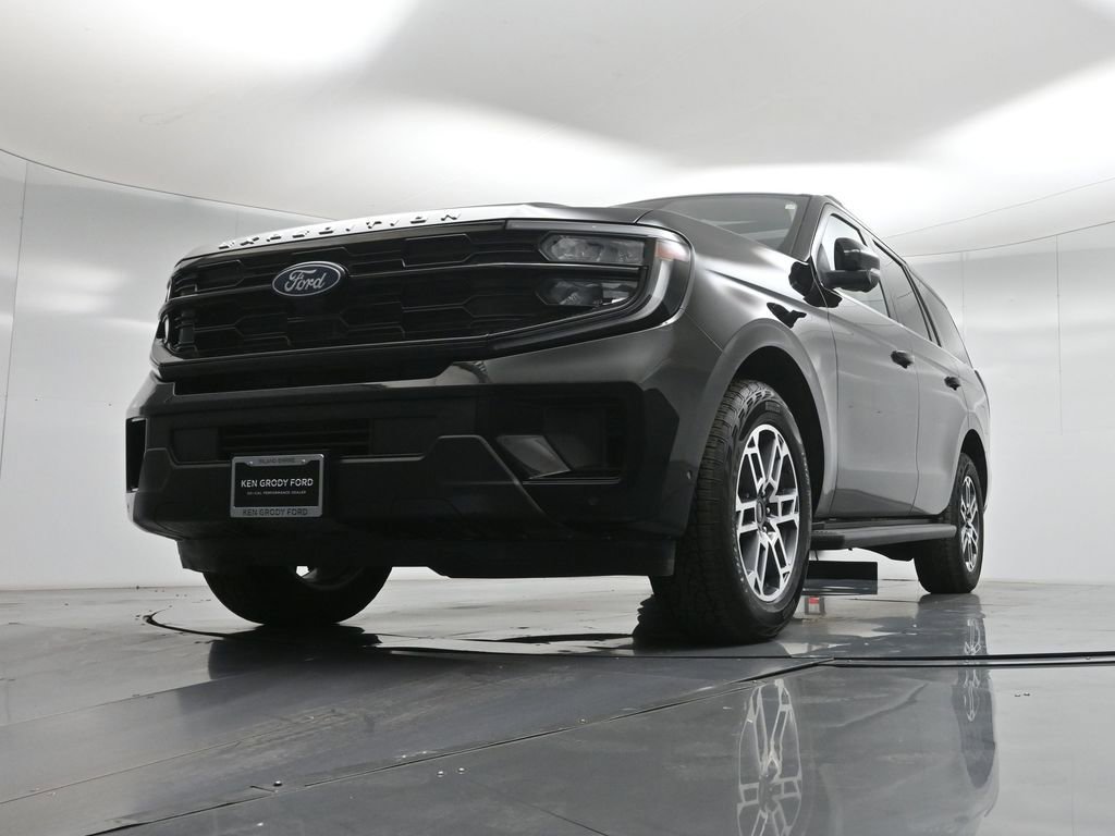 Certified 2025 Ford Expedition Active AWD/4WD image 46