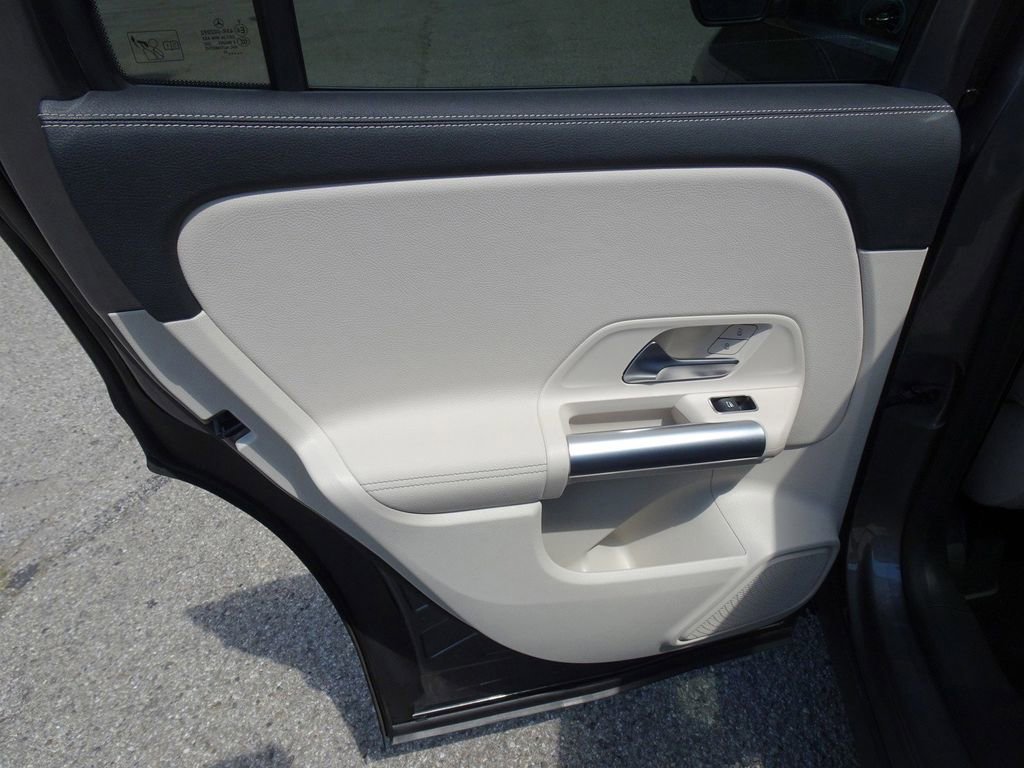 Used 2023 Mercedes-Benz GLA 250 4MATIC image 16