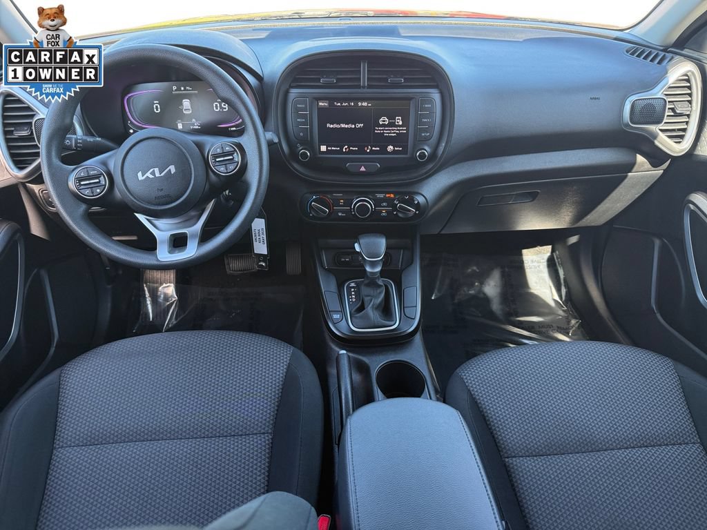 Certified 2025 Kia Soul LX w/ LX Technology Package FWD image 10