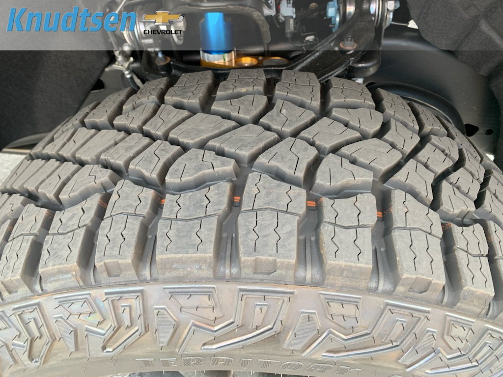 New 2026 Chevrolet Silverado 2500 ZR2 w/ LPO, Dark Essentials Package AWD/4WD image 10
