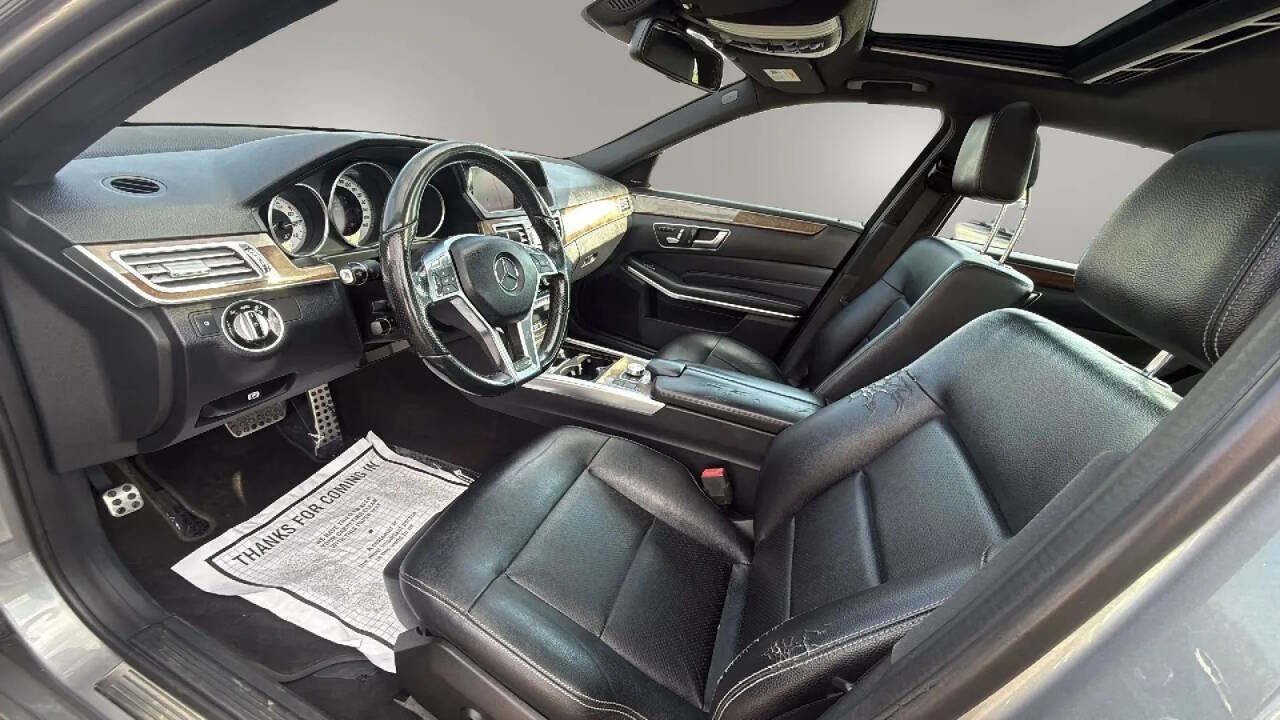 Used 2014 Mercedes-Benz E 350 4MATIC Sedan image 9