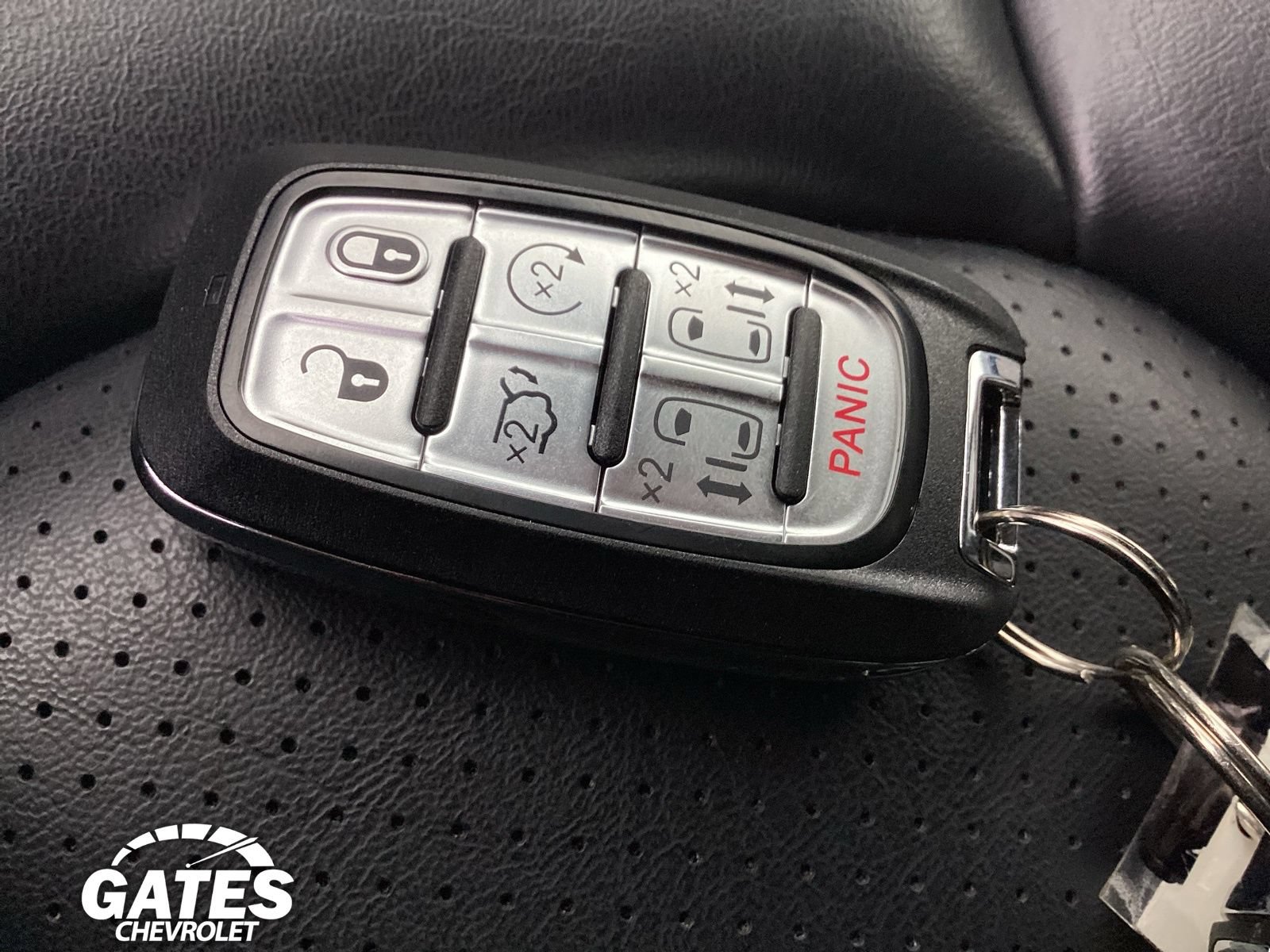 Used 2023 Chrysler Pacifica Touring-L FWD image 28