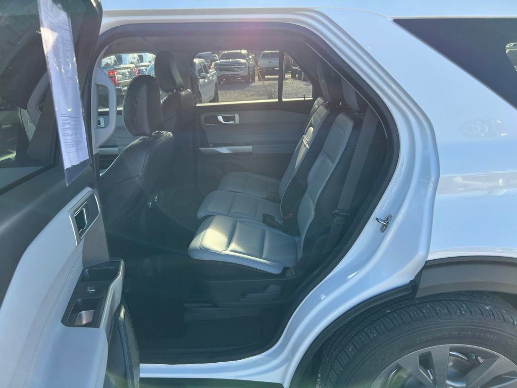 Used 2021 Ford Explorer XLT w/ Equipment Group 202A image 16