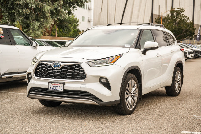 Used 2022 Toyota Highlander Platinum AWD/4WD image 4