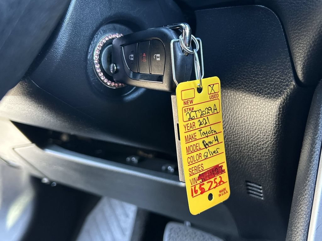 Used 2021 Toyota RAV4 LE w/ Carpet Mat Package (TMS) FWD image 17