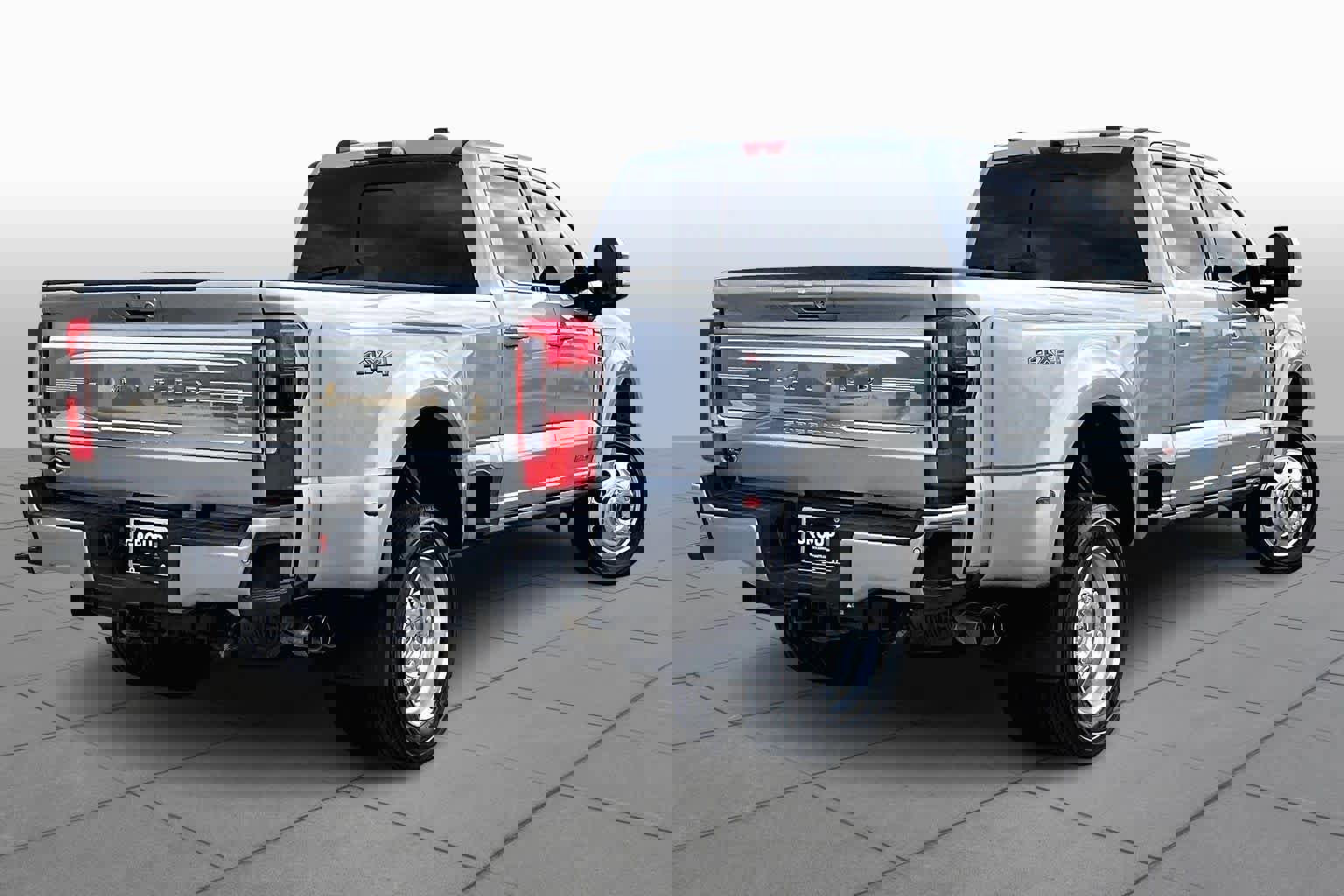 Used 2024 Ford F450 Limited image 16