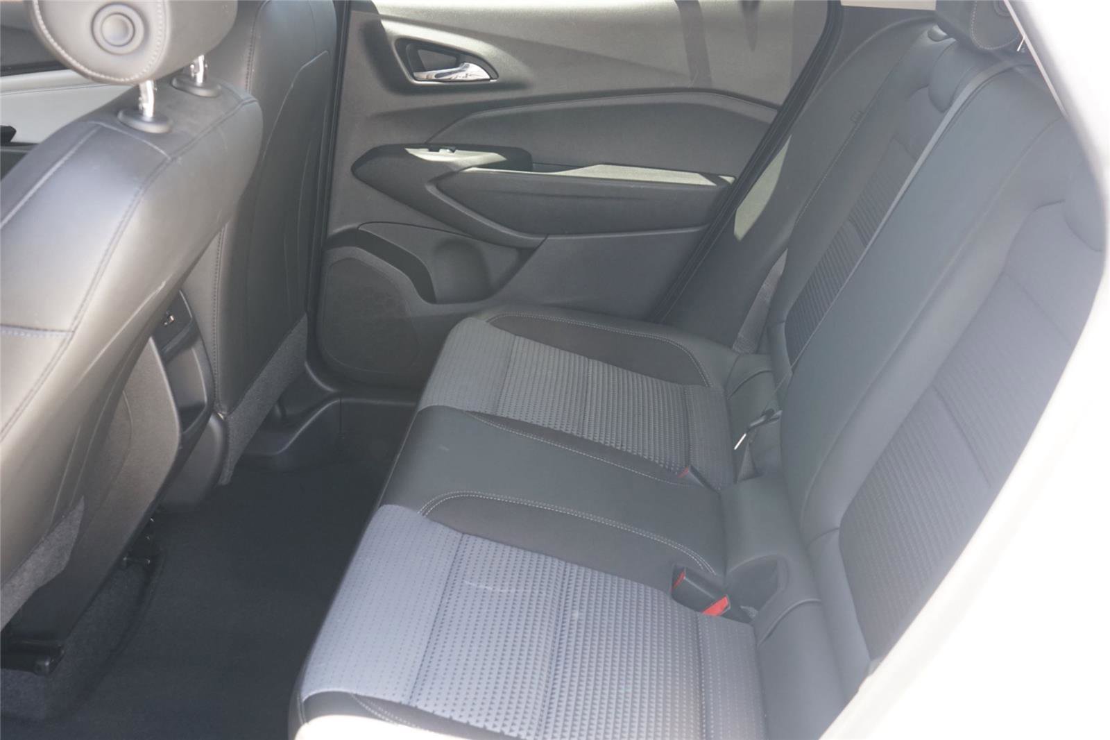 Used 2024 Chevrolet Trax LT FWD image 22