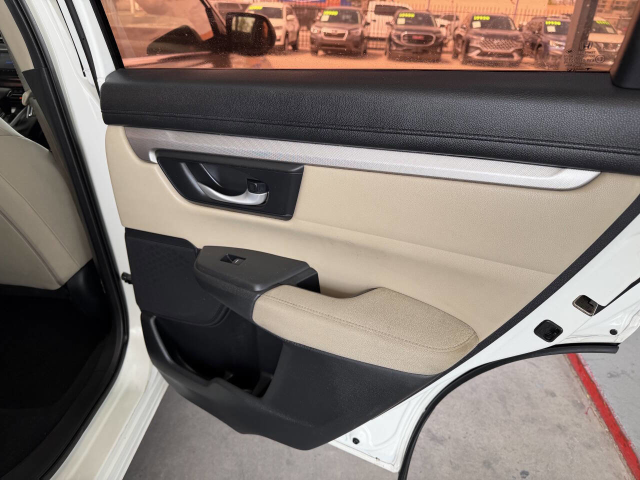 Used 2017 Honda CR-V LX image 12