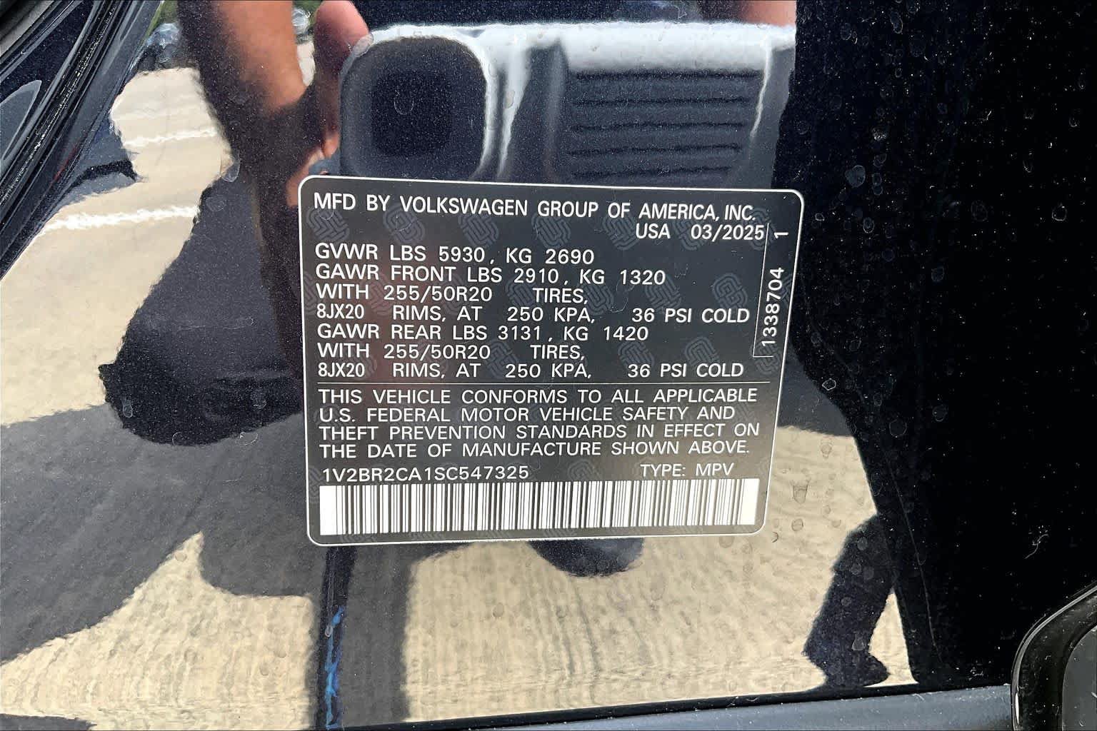 Used 2025 Volkswagen Atlas SEL AWD/4WD image 34