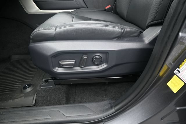 Used 2024 Toyota Tundra Limited AWD/4WD image 11