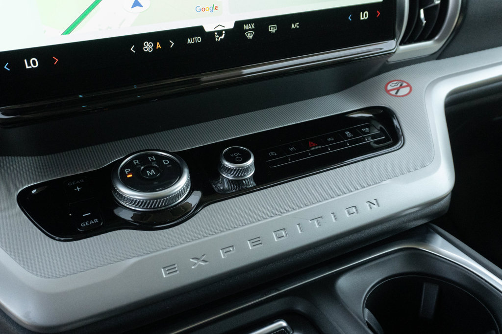 Used 2025 Ford Expedition Active RWD image 33