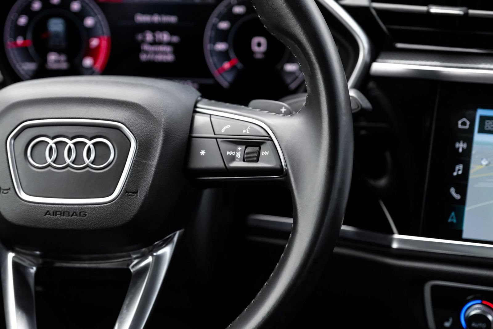 Used 2020 Audi Q3 2.0T Premium Plus w/ Premium Plus Package AWD/4WD image 19