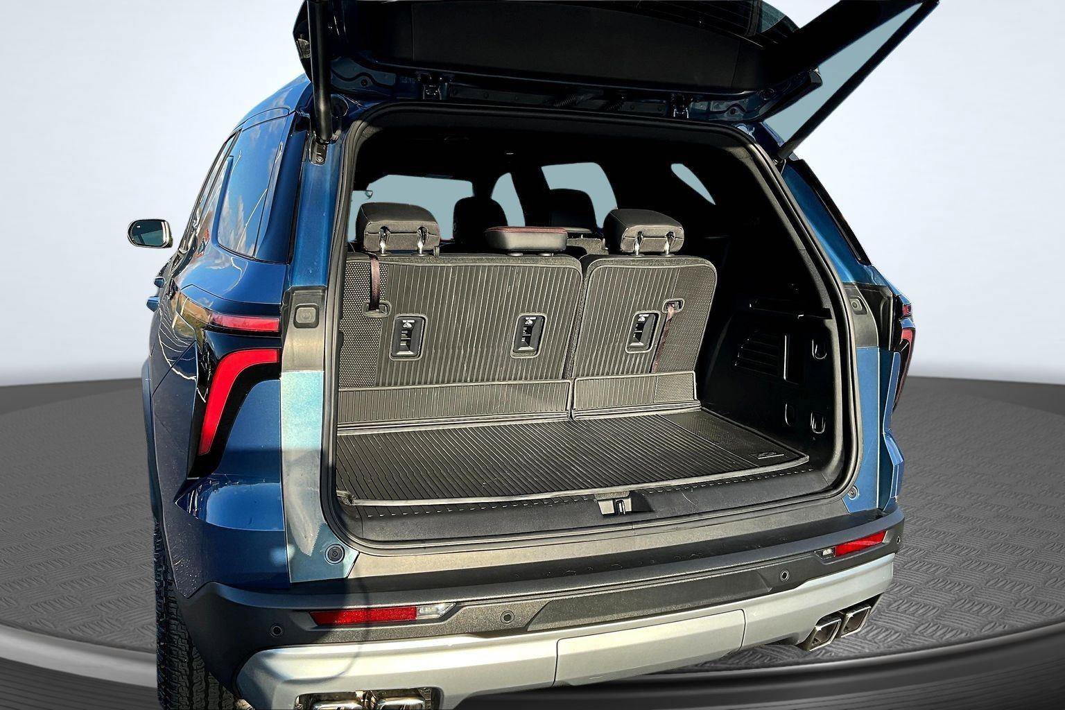 Used 2024 Chevrolet Traverse Z71 w/ Enhanced Driving Package image 5