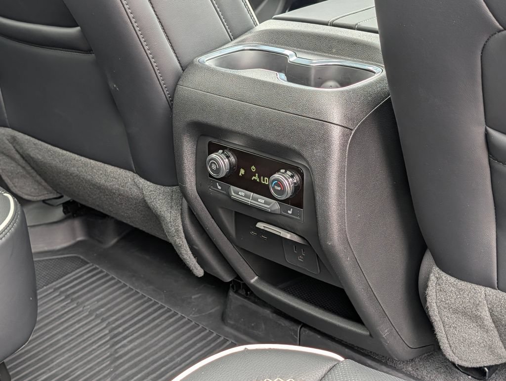 New 2026 GMC Acadia Denali w/ Super Cruise Package FWD image 33