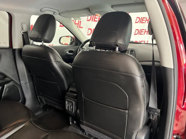 Used 2020 Jeep Compass Latitude w/ Cold Weather Group AWD/4WD image 11