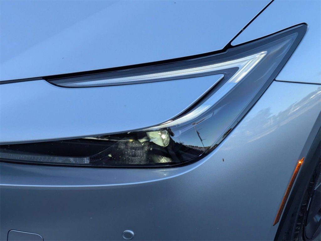 Used 2025 Toyota Prius LE image 11