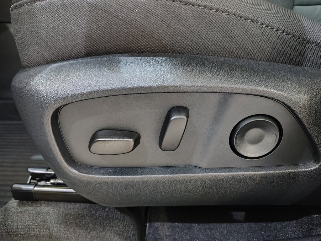 New 2026 GMC Terrain AT4 w/ Technology Package II AWD/4WD image 25