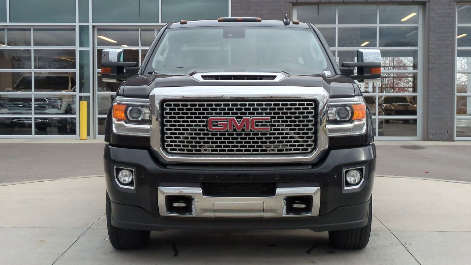 Used 2017 GMC Sierra 3500 Denali w/ Duramax Plus Package image 10