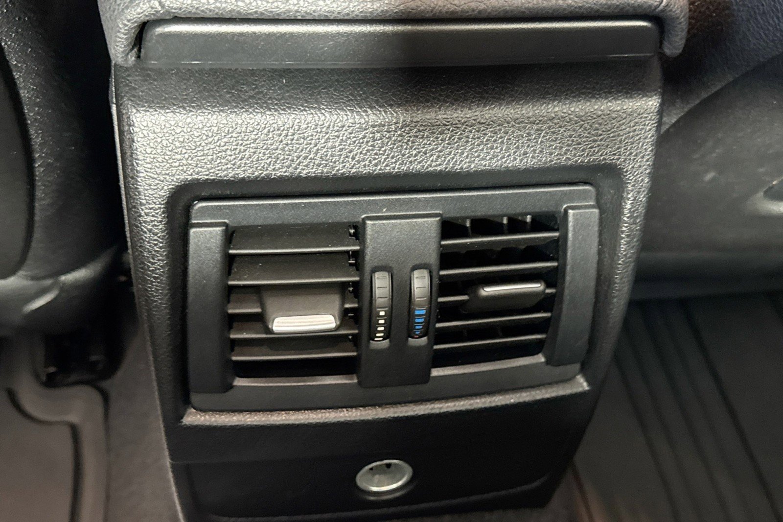 Used 2018 BMW 230i xDrive Coupe image 24