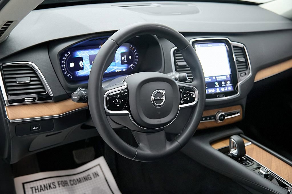 Certified 2023 Volvo XC90 B6 Plus AWD/4WD image 13