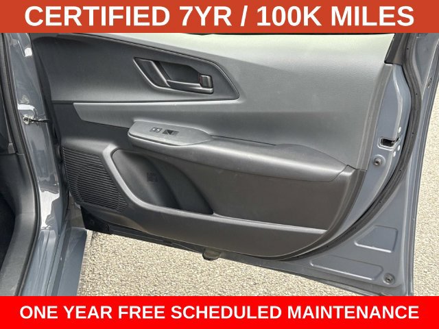 Used 2025 Toyota Prius LE FWD image 8