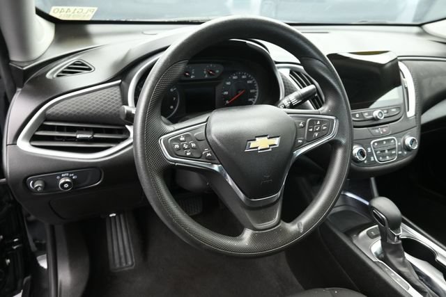 Used 2025 Chevrolet Malibu LT FWD image 23