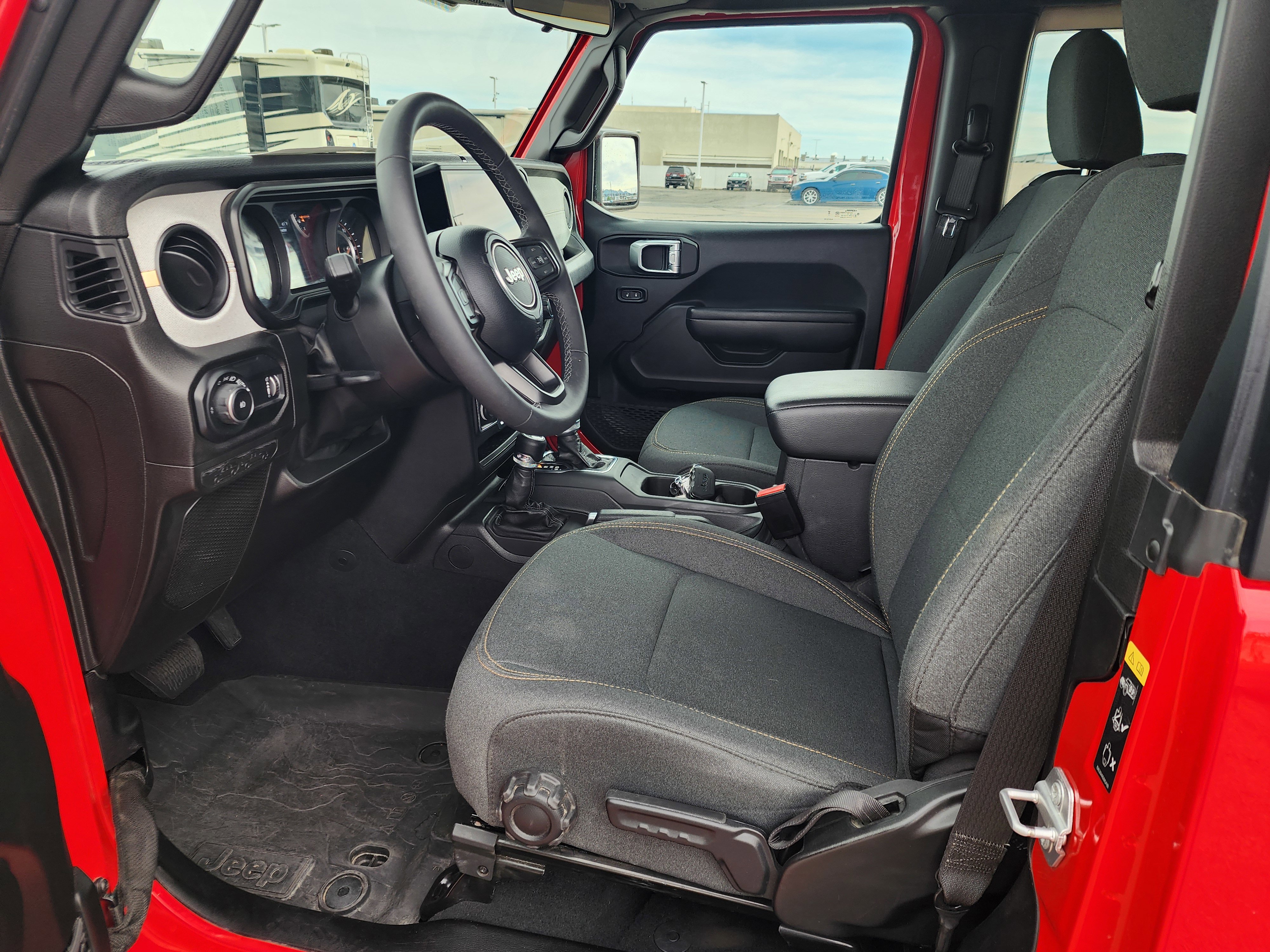 Used 2025 Jeep Wrangler Sport AWD/4WD image 15