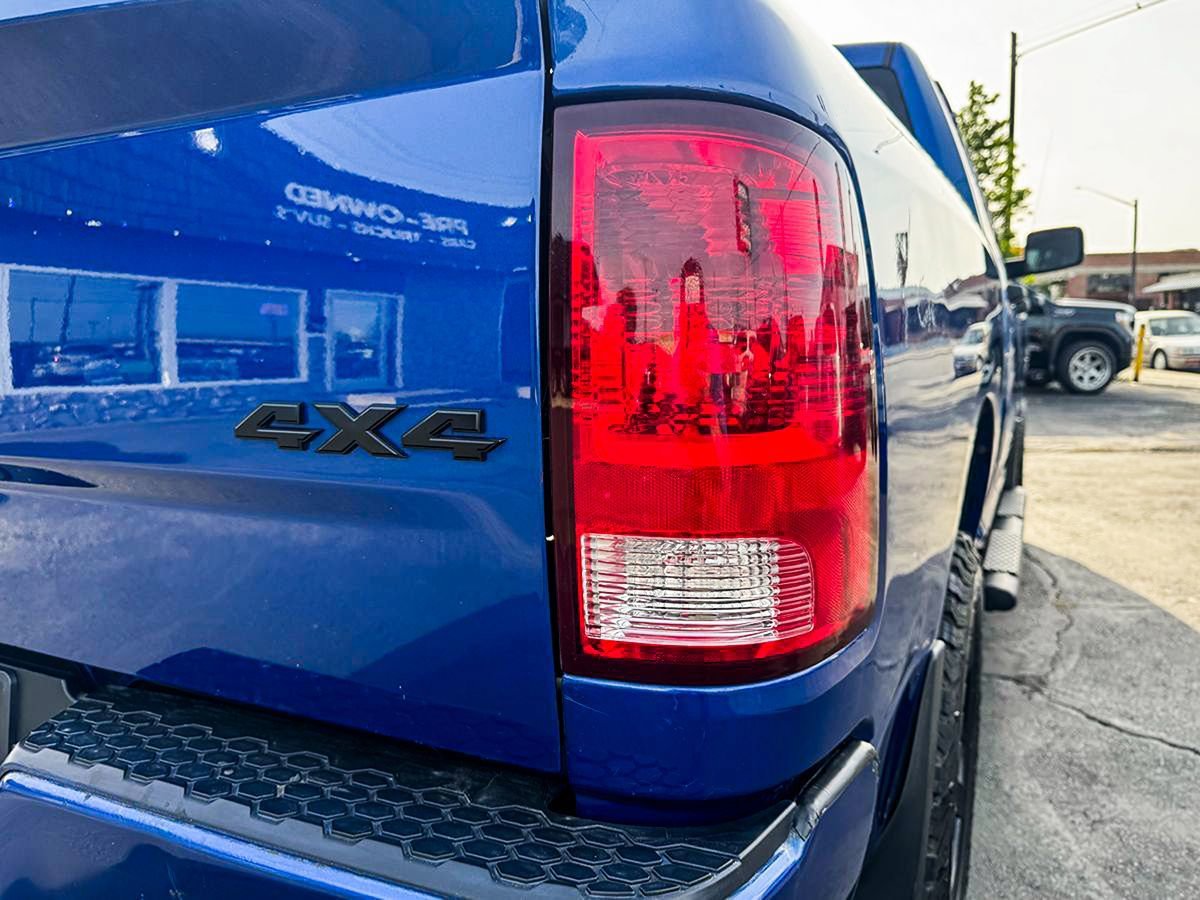 Used 2017 RAM 1500 Express w/ Express Value Package AWD/4WD image 10