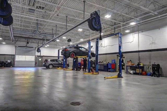 Certified 2025 Acura Integra Base image 30