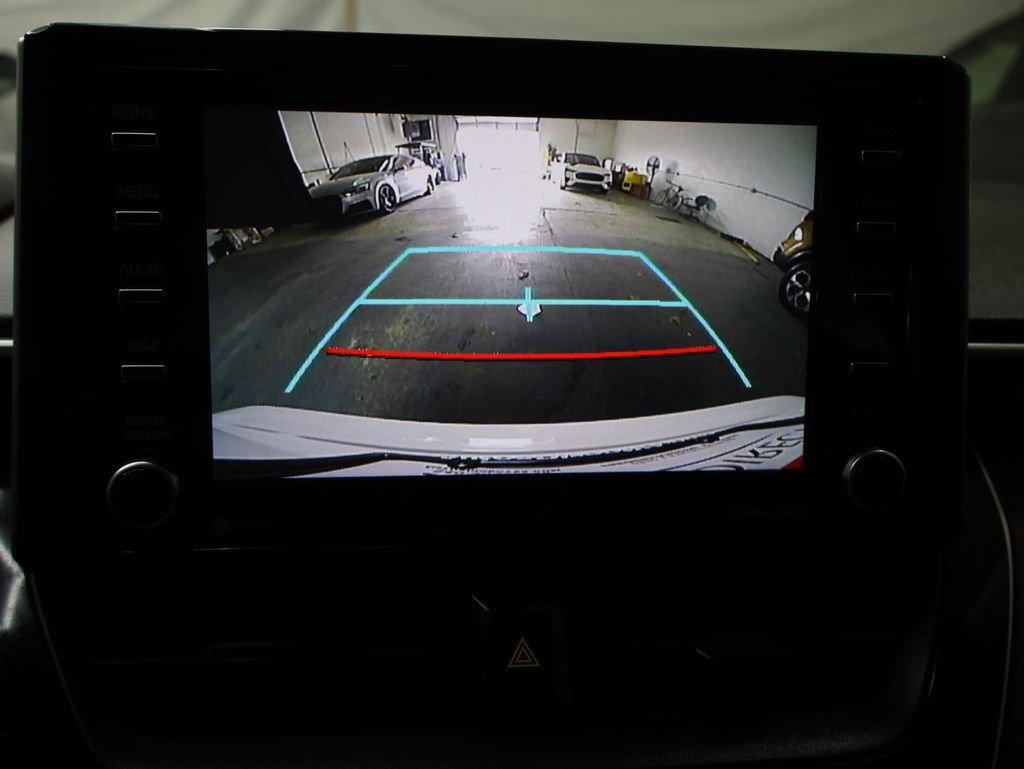 Used 2021 Toyota Corolla LE image 21