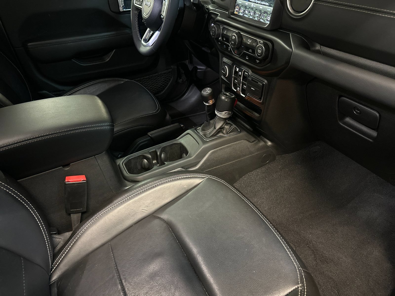 Certified 2023 Jeep Wrangler Unlimited Sahara AWD/4WD image 15