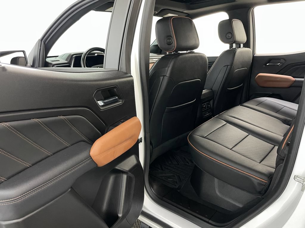 Certified 2024 GMC Canyon AT4 w/ AT4 Premium Package AWD/4WD image 45