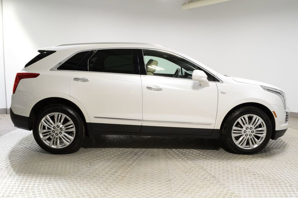 Used 2018 Cadillac XT5 Premium Luxury w/ Driver Assist Package image 11
