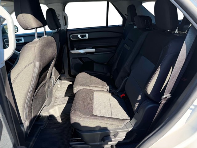 Used 2023 Ford Explorer XLT AWD/4WD image 19