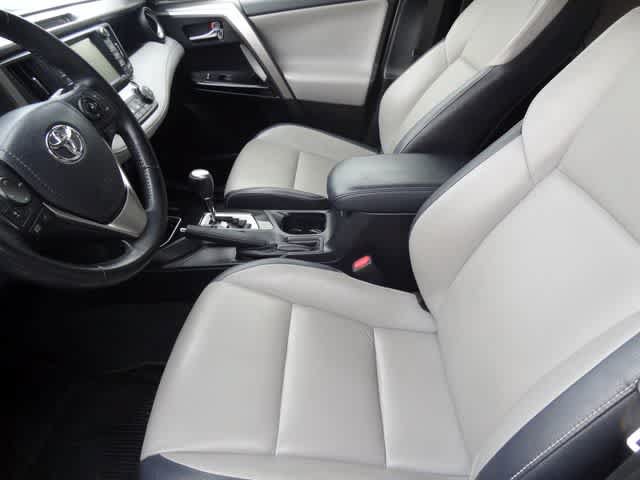 Used 2018 Toyota RAV4 Limited AWD/4WD image 8