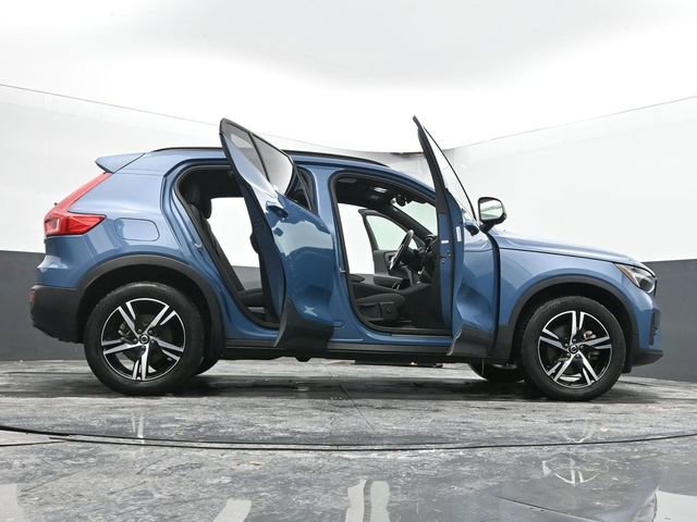 Used 2024 Volvo XC40 B5 Core image 73