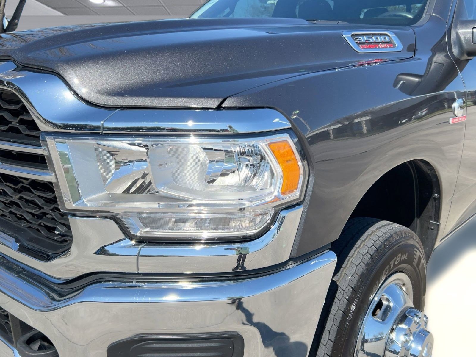 Used 2024 RAM 3500 Tradesman w/ Chrome Appearance Group image 10