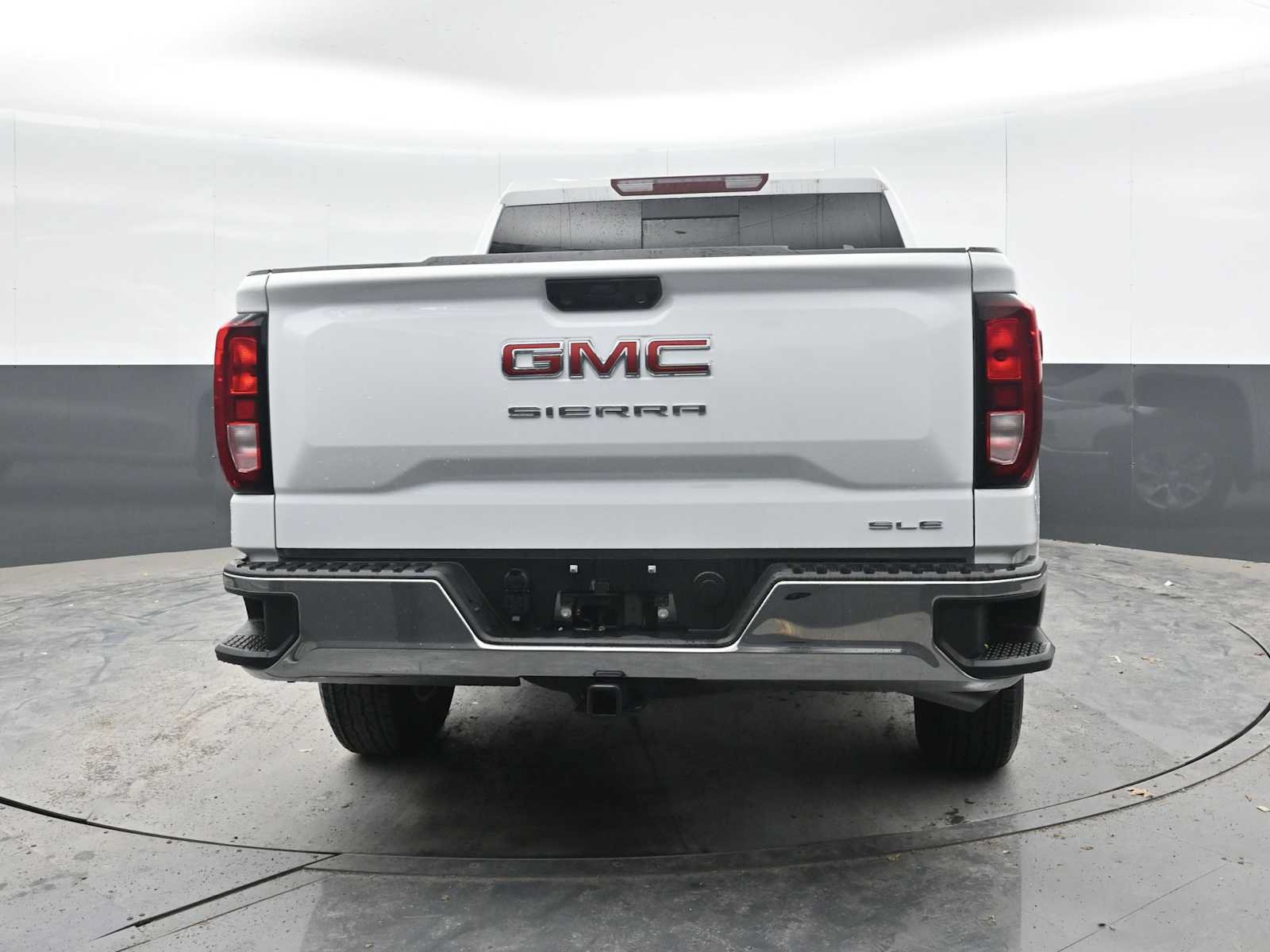 New 2026 GMC Sierra 1500 SLE w/ Preferred Package AWD/4WD image 9