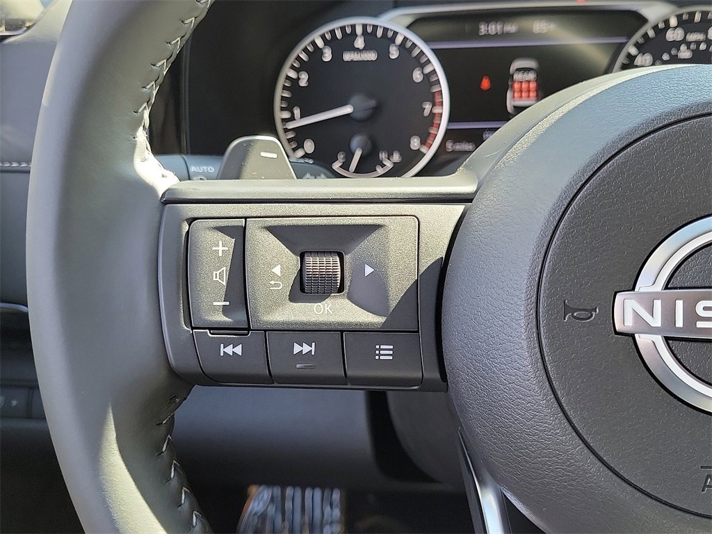 New 2025 Nissan Pathfinder SV image 6