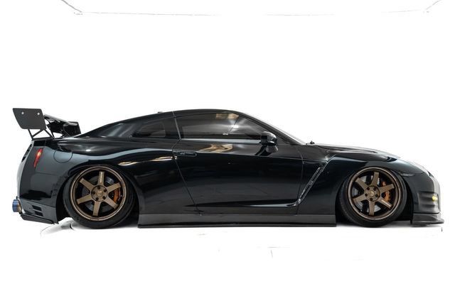 Used 2015 Nissan GT-R Black Edition AWD/4WD image 5