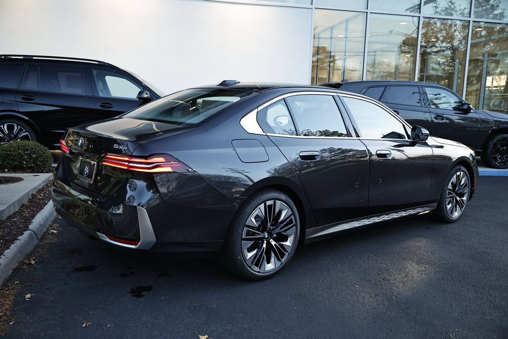 Used 2026 BMW 530i w/ Premium Package RWD image 7