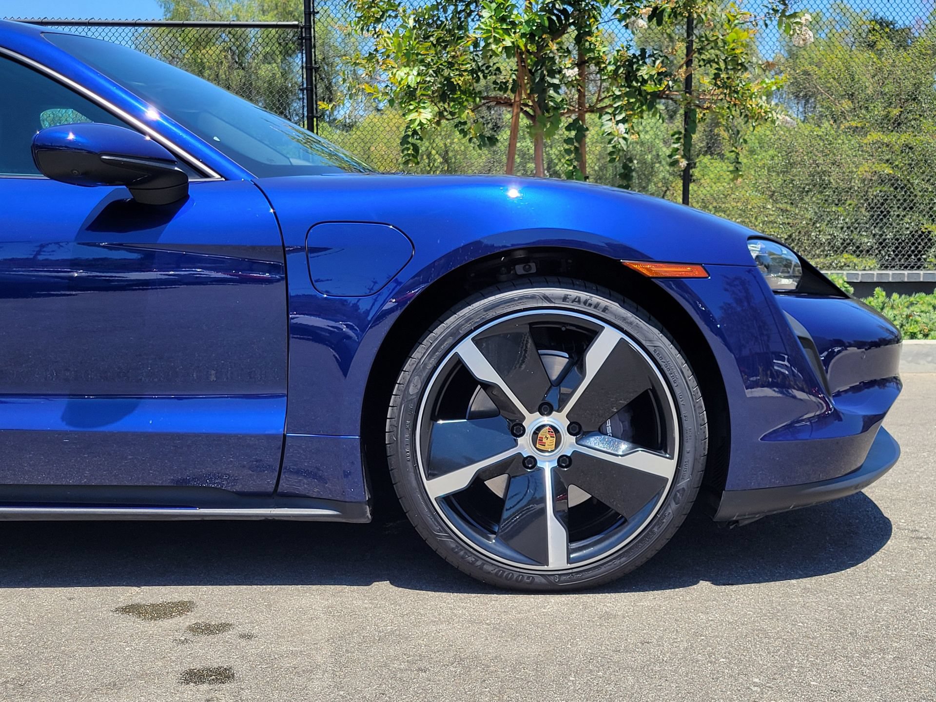 Used 2022 Porsche Taycan RWD image 11