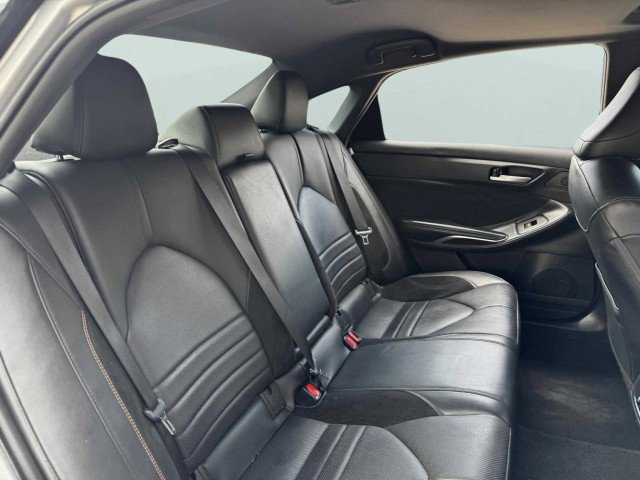 Used 2019 Toyota Avalon XSE image 45
